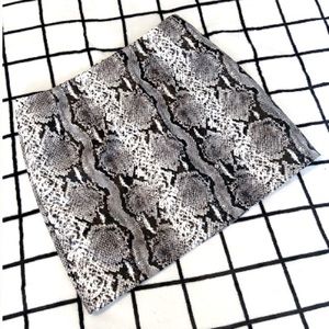 NWT Forever 21 Snakeskin Mini Skirt Sz L